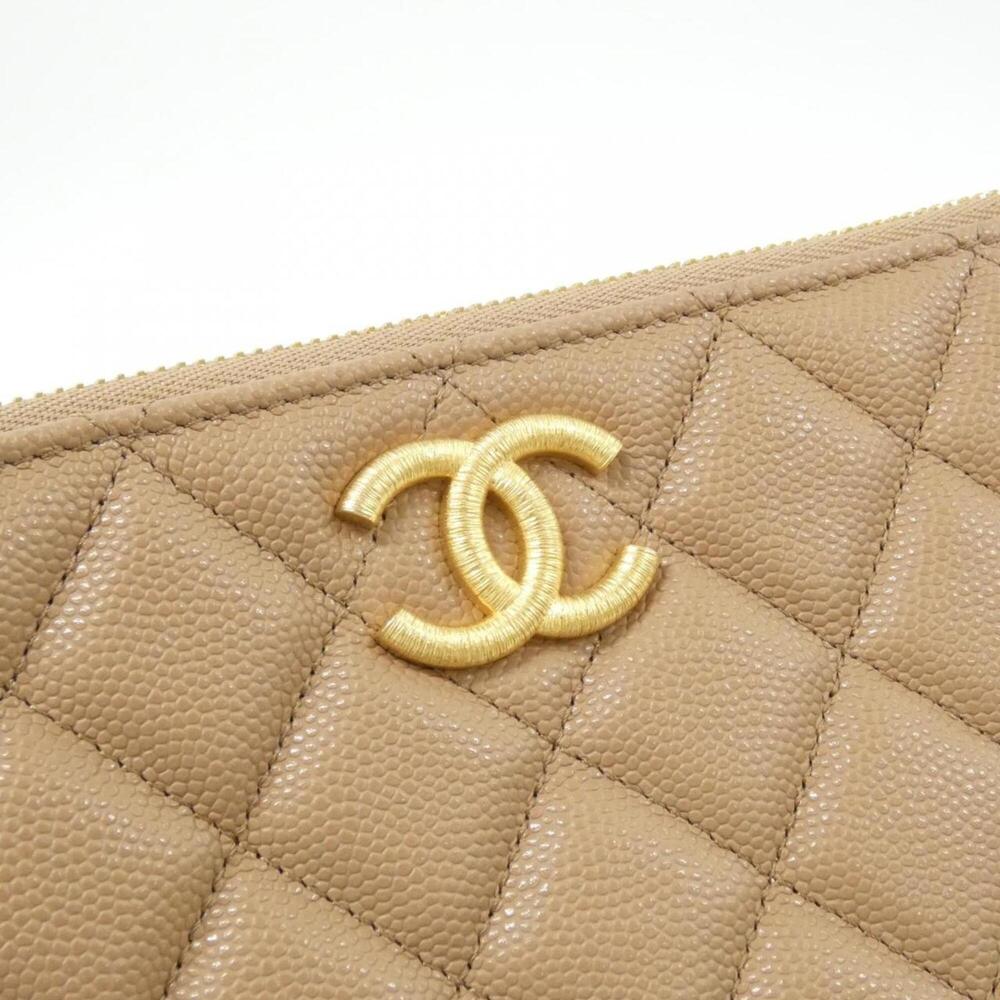 CHANEL Cream Pouch - Picture 5 of 7
